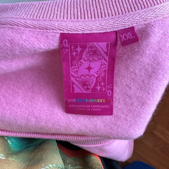 QUEEN OF SPARKLES Hope Brest Cancer Awareness Crewneck - Picture 6 of 7